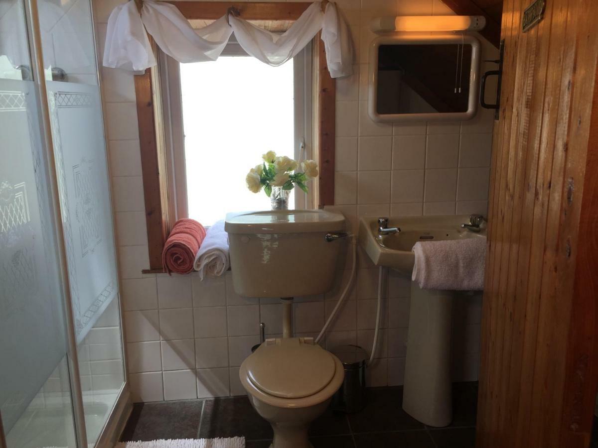 Cummins Cottages Ballycrossaun エクステリア 写真
